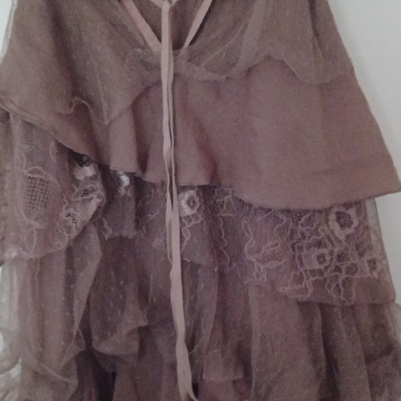 Lace tank top - Picture 1 of 2